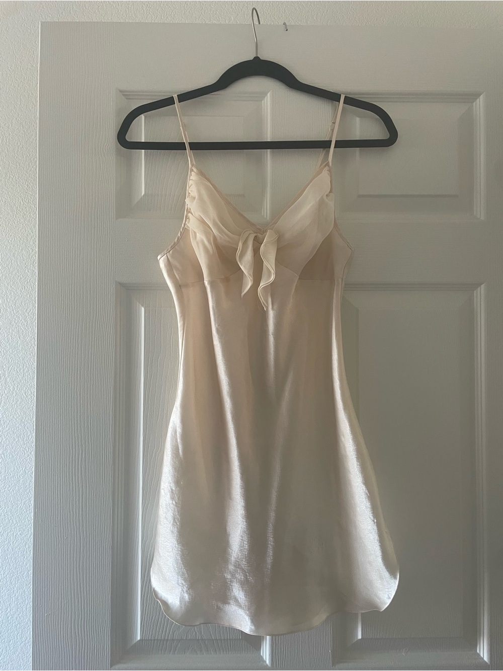Vtg 90s VS Silky Slip in Ivory